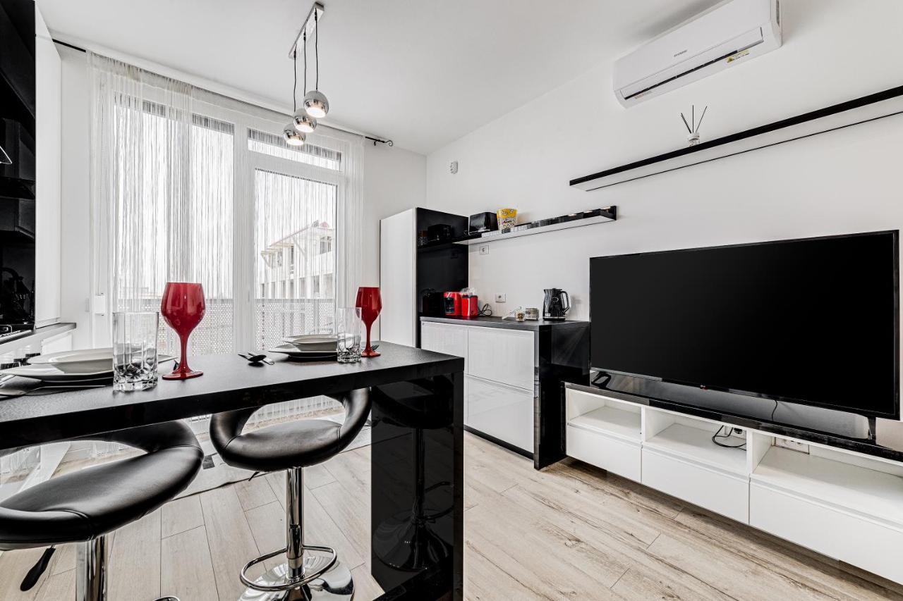 Апартаменты Ari Cinema Apartament With 2M Videoproiector Арад Экстерьер фото